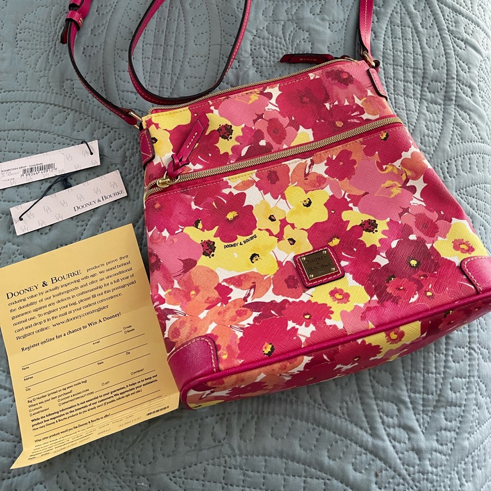 🌸Used once!🌸 DOONEY AND BOURKE Authentic CROSSBODY